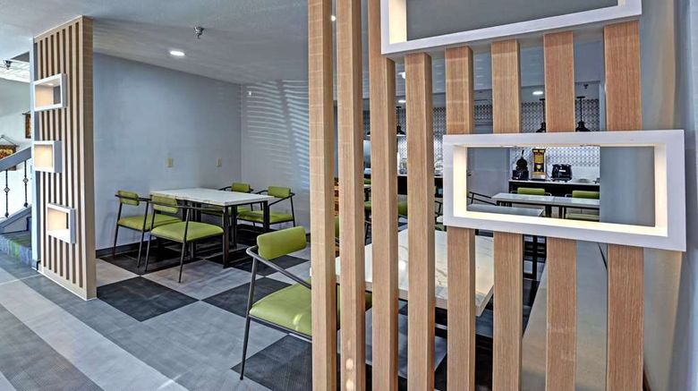 <b>Quality Inn Pierre Restaurant</b>. Images powered by <a href="https://iceportal.shijigroup.com/" title="IcePortal" target="_blank">IcePortal</a>.