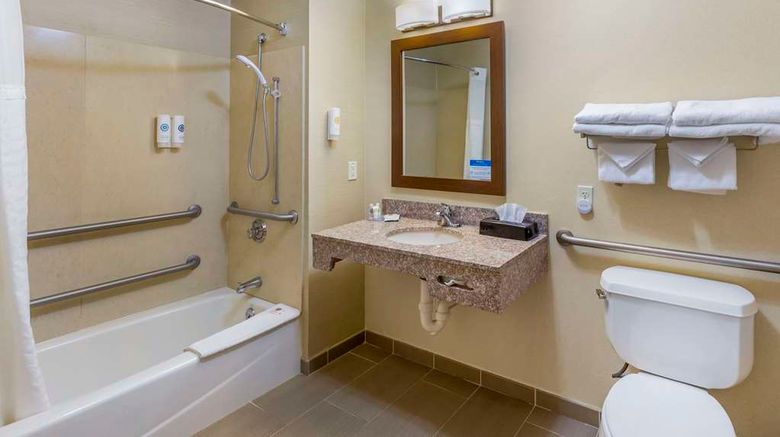 <b>Comfort Inn & Suites Room</b>. Images powered by <a href="https://iceportal.shijigroup.com/" title="IcePortal" target="_blank">IcePortal</a>.