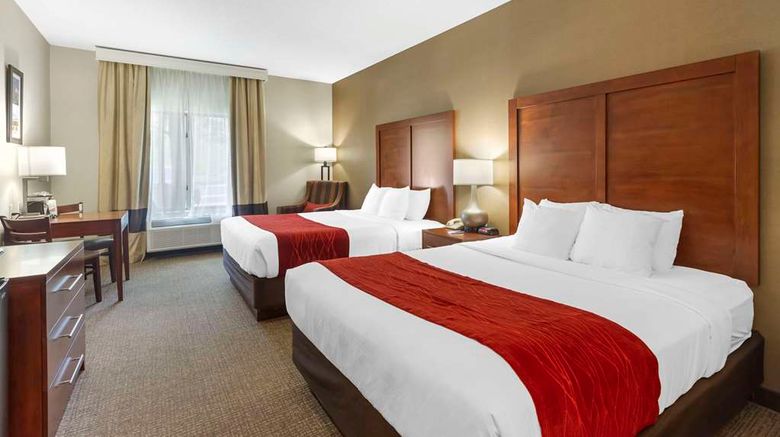 <b>Comfort Inn & Suites Suite</b>. Images powered by <a href="https://iceportal.shijigroup.com/" title="IcePortal" target="_blank">IcePortal</a>.