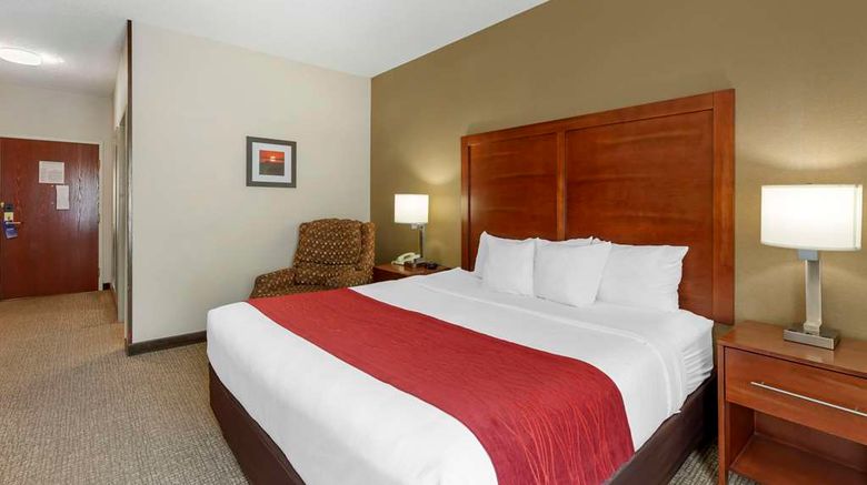 <b>Comfort Inn & Suites Room</b>. Images powered by <a href="https://iceportal.shijigroup.com/" title="IcePortal" target="_blank">IcePortal</a>.