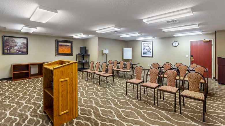 <b>Comfort Inn & Suites Meeting</b>. Images powered by <a href="https://iceportal.shijigroup.com/" title="IcePortal" target="_blank">IcePortal</a>.