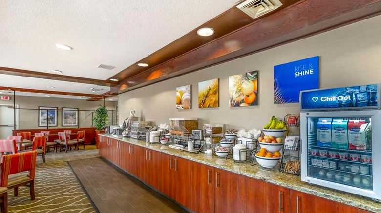 <b>Comfort Inn & Suites Restaurant</b>. Images powered by <a href="https://iceportal.shijigroup.com/" title="IcePortal" target="_blank">IcePortal</a>.
