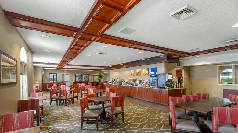 <b>Comfort Inn & Suites Restaurant</b>. Images powered by <a href="https://iceportal.shijigroup.com/" title="IcePortal" target="_blank">IcePortal</a>.