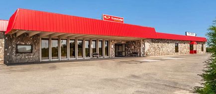 Econo Lodge Inn & Suites, Brookings Exterior