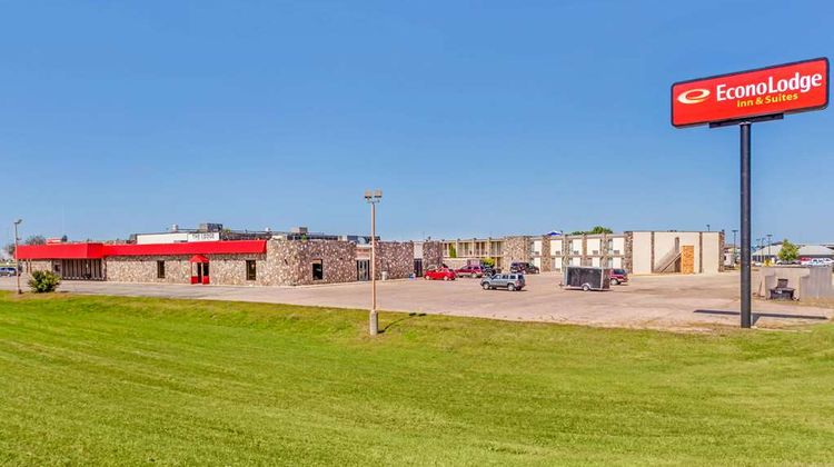 Econo Lodge Inn & Suites, Brookings Exterior