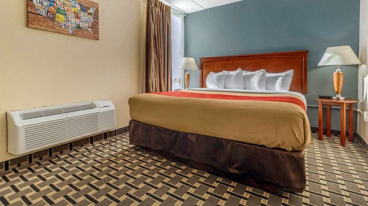 Econo Lodge Inn & Suites, Brookings Suite
