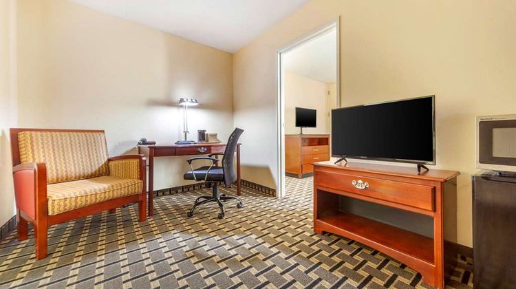 Econo Lodge Inn & Suites, Brookings Suite