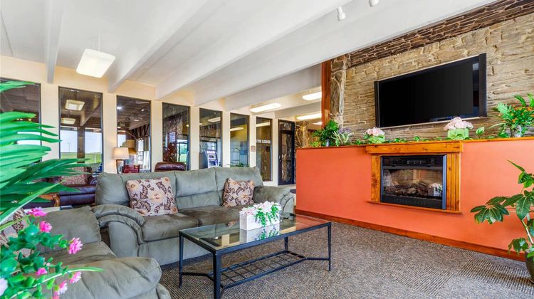 Econo Lodge Inn & Suites, Brookings Lobby