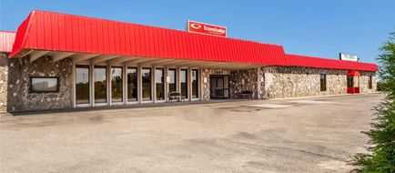 Econo Lodge Inn & Suites, Brookings Exterior