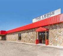 Econo Lodge Inn & Suites, Brookings Exterior
