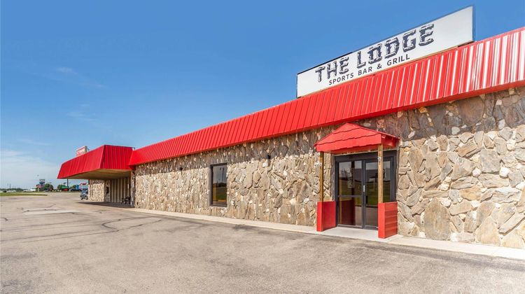 Econo Lodge Inn & Suites, Brookings Exterior