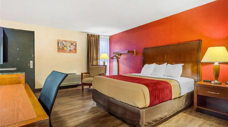 Econo Lodge Inn & Suites, Brookings Room