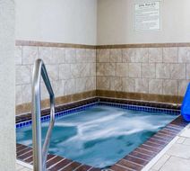 Clarion Pointe Sioux Falls Airport Pool