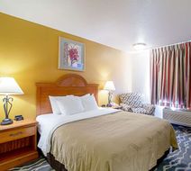 Quality Inn of Huron Room