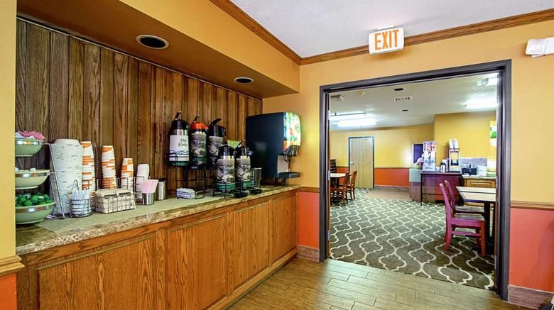 <b>Quality Inn of Huron Restaurant</b>. Images powered by <a href="https://iceportal.shijigroup.com/" title="IcePortal" target="_blank">IcePortal</a>.