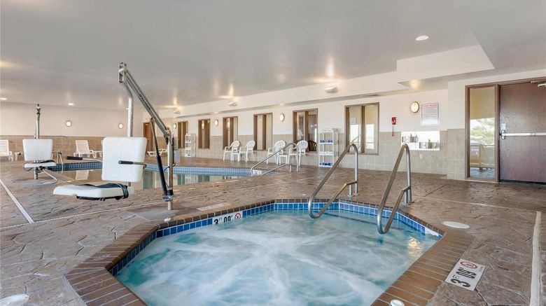 <b>Comfort Suites Pool</b>. Images powered by <a href="https://iceportal.shijigroup.com/" title="IcePortal" target="_blank">IcePortal</a>.