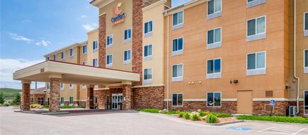 Comfort Suites Exterior