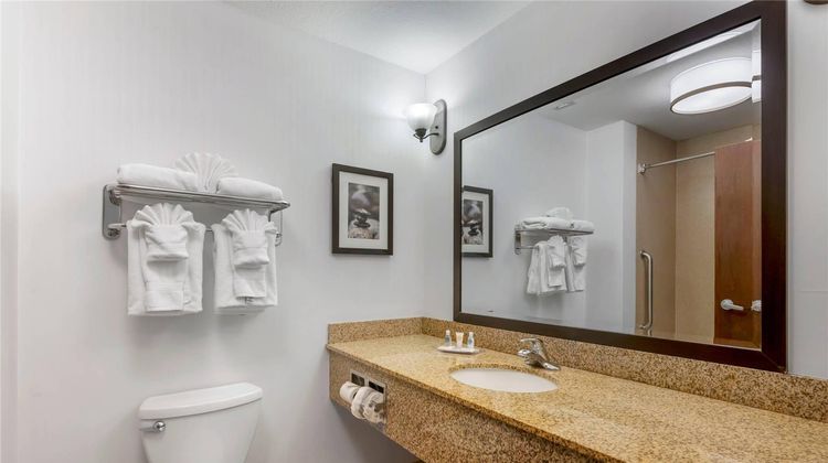 Comfort Suites Room