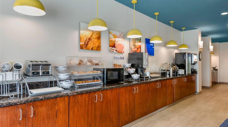<b>Comfort Suites Restaurant</b>. Images powered by <a href="https://iceportal.shijigroup.com/" title="IcePortal" target="_blank">IcePortal</a>.