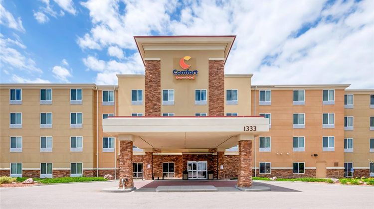 Comfort Suites Exterior