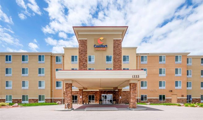 Comfort Suites Exterior