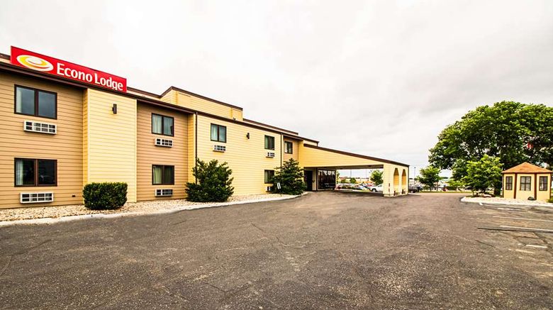 <b>Econo Lodge Watertown Exterior</b>. Images powered by <a href="https://iceportal.shijigroup.com/" title="IcePortal" target="_blank">IcePortal</a>.