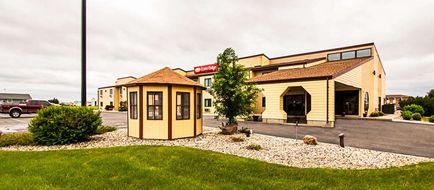 Econo Lodge Watertown Exterior