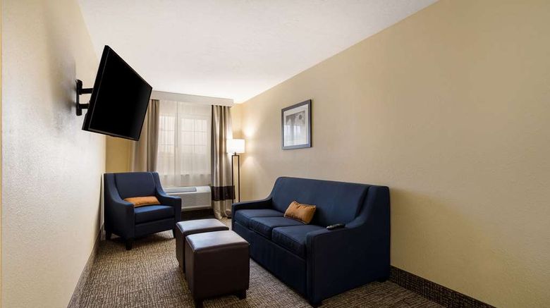 <b>Comfort Inn Yankton Suite</b>. Images powered by <a href="https://iceportal.shijigroup.com/" title="IcePortal" target="_blank">IcePortal</a>.