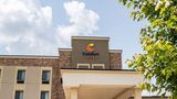 Comfort Suites University Exterior