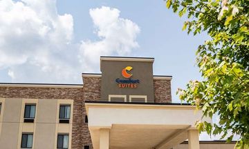 Comfort Suites University