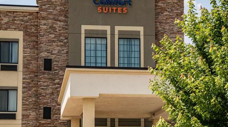 Comfort Suites University Exterior