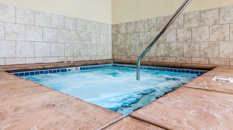Comfort Suites University Pool