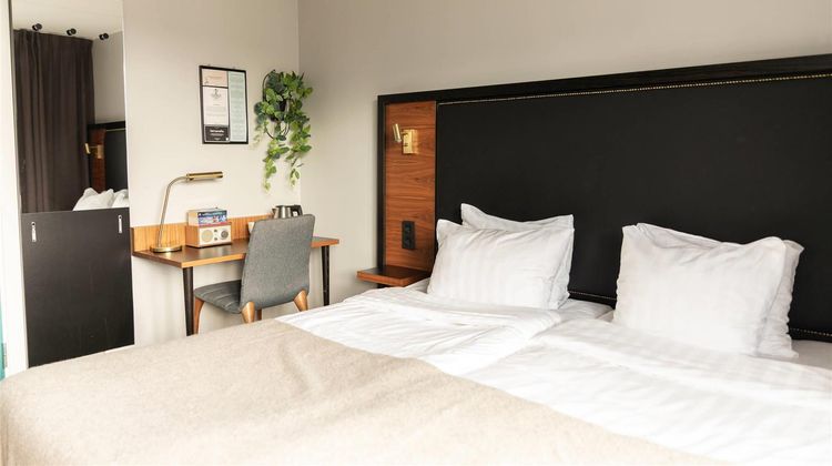 Home Hotel Tapto Room