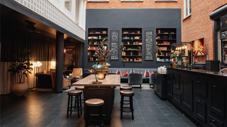 Home Hotel Temperance Lobby