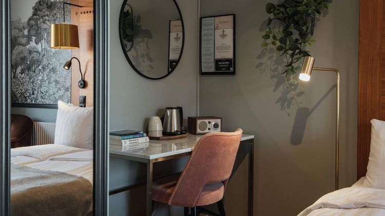 Home Hotel Temperance Room