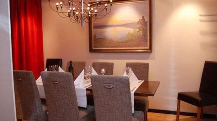 Home Hotel Drott Room