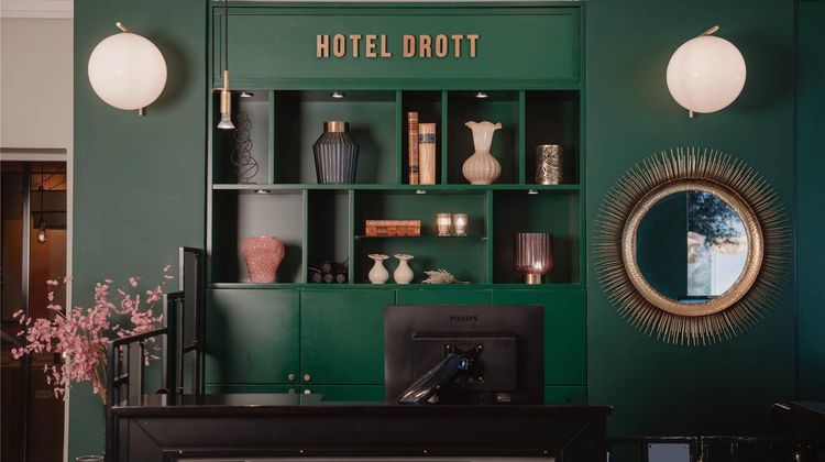 Home Hotel Drott Lobby