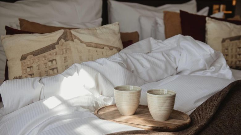 <b>Home Hotel Drott Suite</b>. Images powered by <a href="https://iceportal.shijigroup.com/" title="IcePortal" target="_blank">IcePortal</a>.