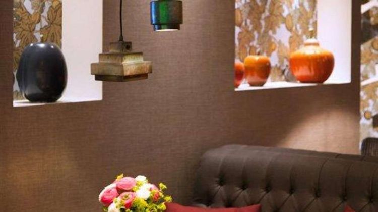 Home Hotel Wellington Lobby
