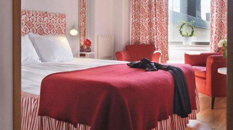 Home Hotel Wellington Room