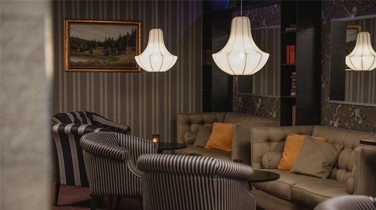 Home Hotel Bristol Lobby
