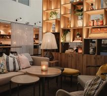 Home Hotel Odin Lobby