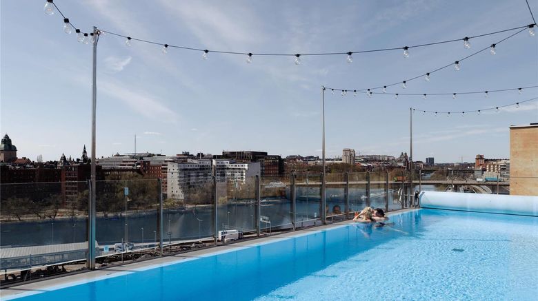 <b>Clarion Hotel Sign Pool</b>. Images powered by <a href="https://iceportal.shijigroup.com/" title="IcePortal" target="_blank">IcePortal</a>.