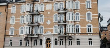 Home Hotel Plaza Exterior