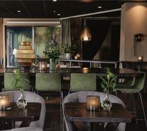 Home Hotel Plaza Lobby