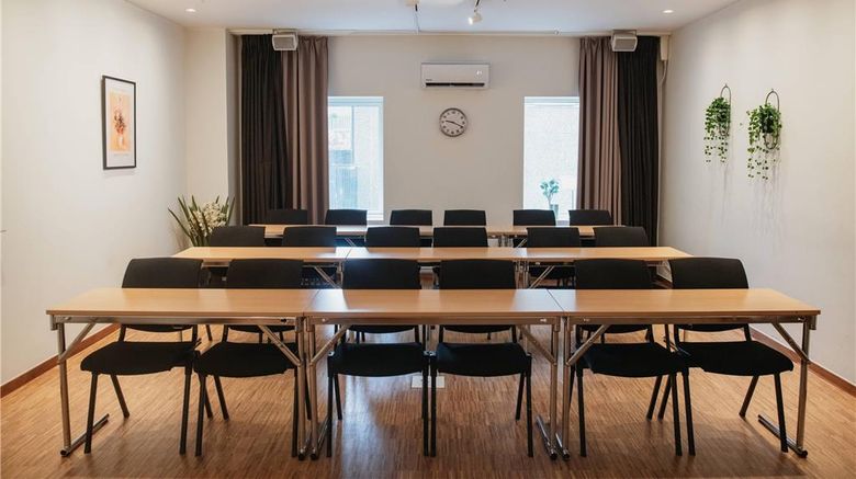 <b>Home Hotel Plaza Meeting</b>. Images powered by <a href="https://iceportal.shijigroup.com/" title="IcePortal" target="_blank">IcePortal</a>.