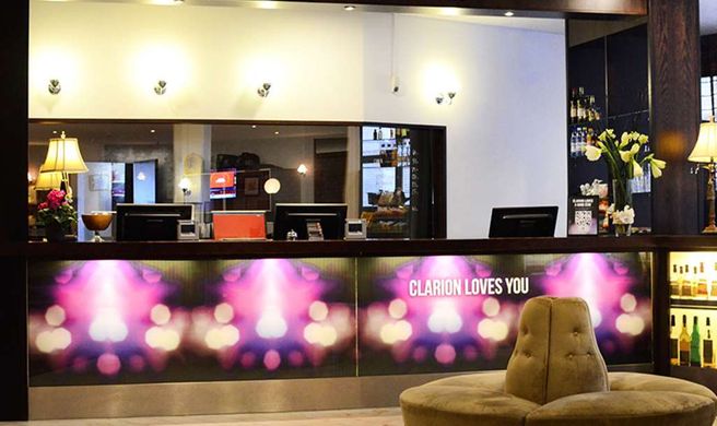 Clarion Hotel Winn Lobby