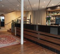 Home Hotel Cardinal Lobby