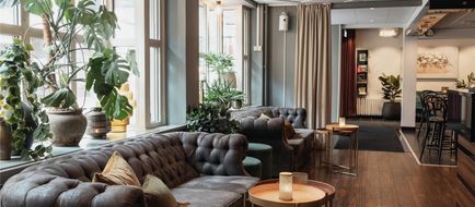 Home Hotel Cardinal Lobby