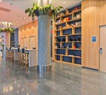 Quality Hotel Friends Lobby